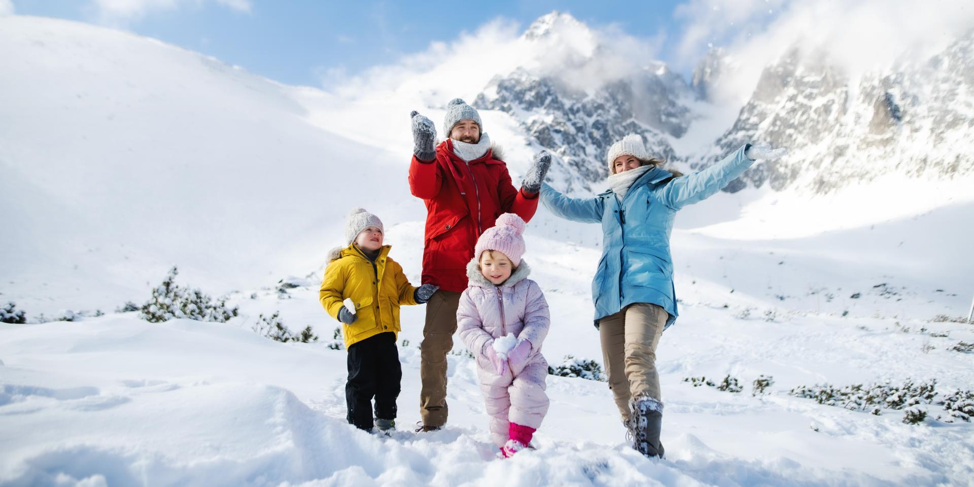 Familie im Schnee