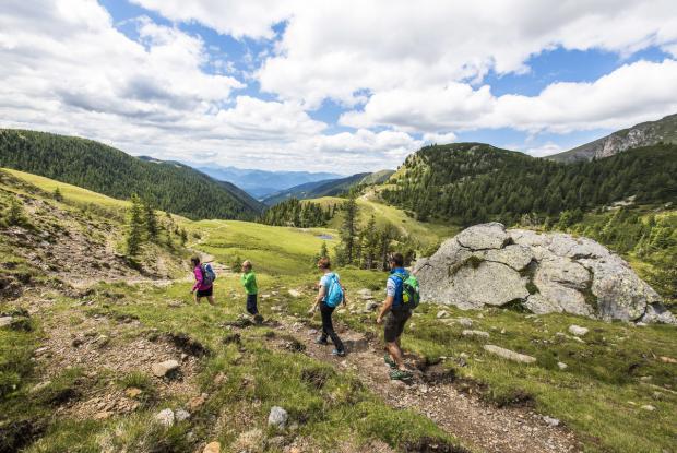 Wandern_Familie_Alm_Bad Kleinkirchheim_Sommer © Franz Gerdl_Kärnten Werbung, MBN Tourismus
